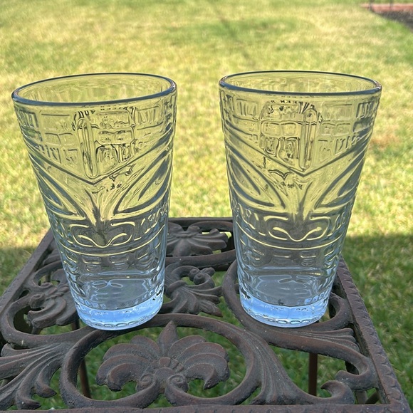 Draft Beer Glasses 17˚ South Booze & Bites Lot Of 2 With Black Graphic - Picture 3 of 6